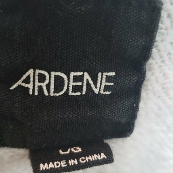 Crewneck - Picture 4 of 4